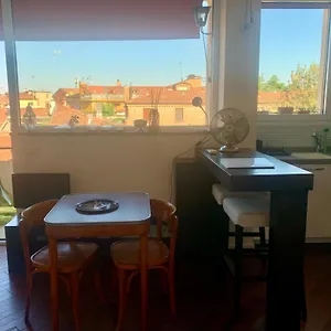 Apartment Charming Towers-roofs View, Bologna